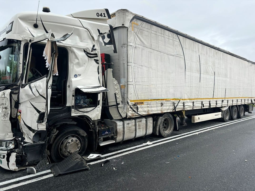 Wypadek na drodze nr 382 między Świdnicą a Strzegomiem - są poszkodowani.  